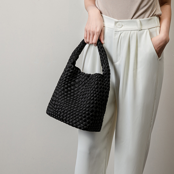 LE SAC CABAS VOLUME EN SATIN