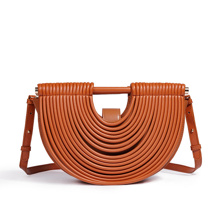 LA POCHETTE ARCHITECTURALE À PLIS RADIAUX