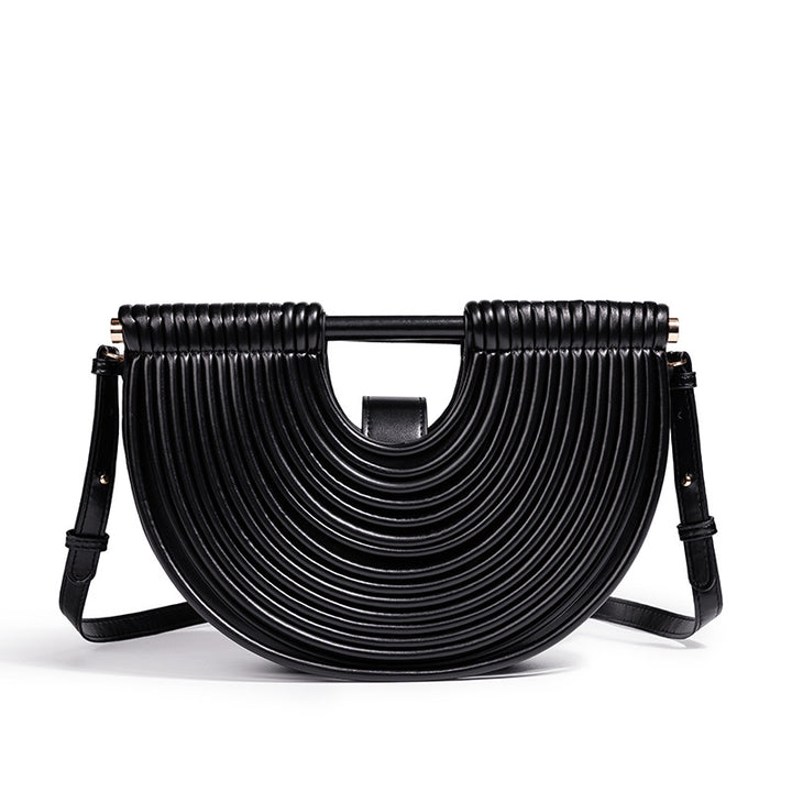LA POCHETTE ARCHITECTURALE À PLIS RADIAUX
