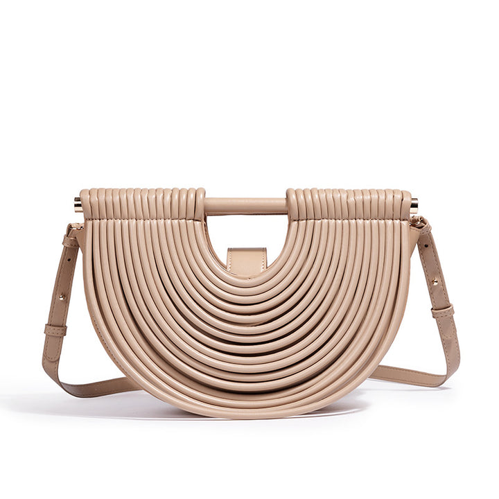 LA POCHETTE ARCHITECTURALE À PLIS RADIAUX