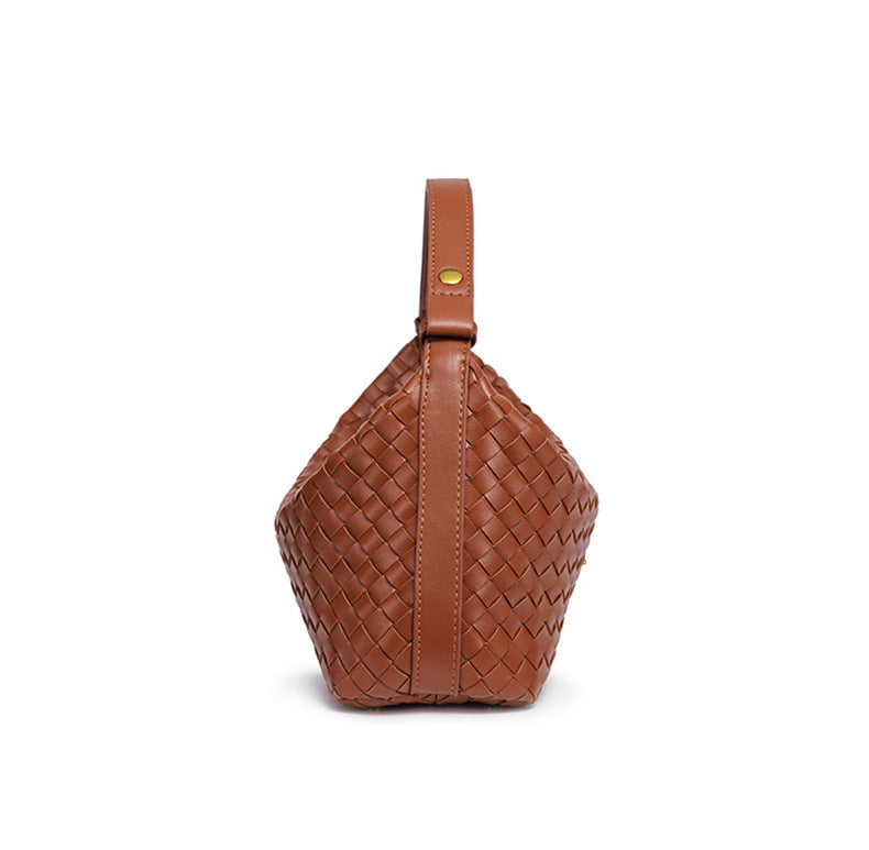 DIE HALBMONDFÖRMIGE BEUTELTASCHE