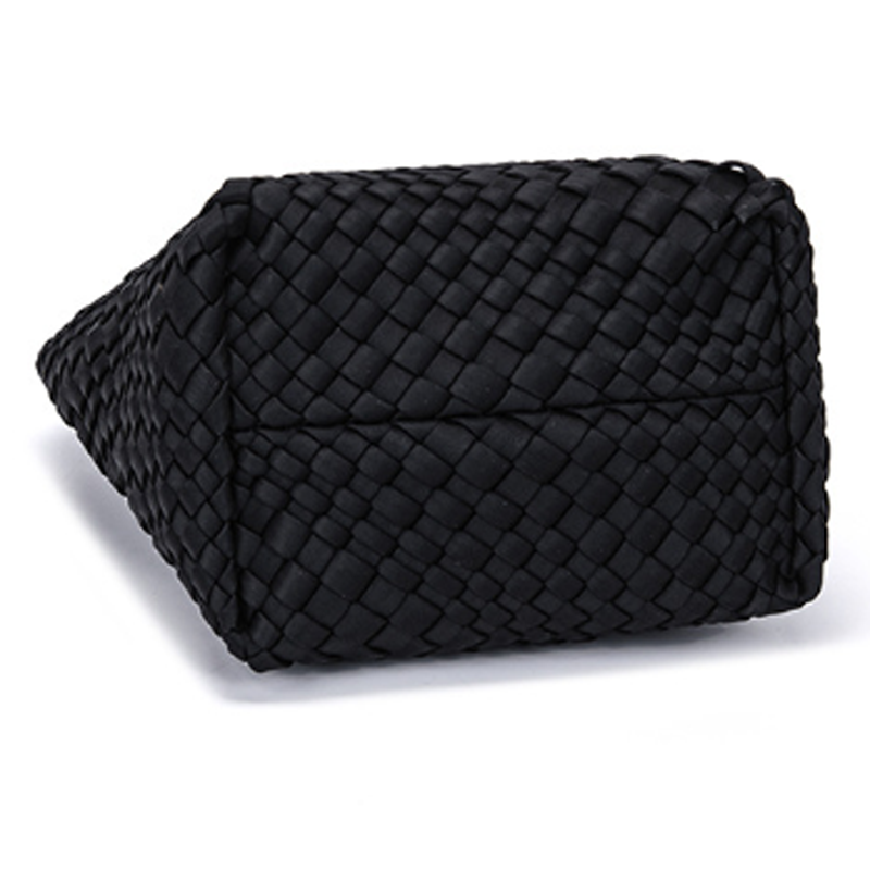 LE SAC CABAS VOLUME EN SATIN