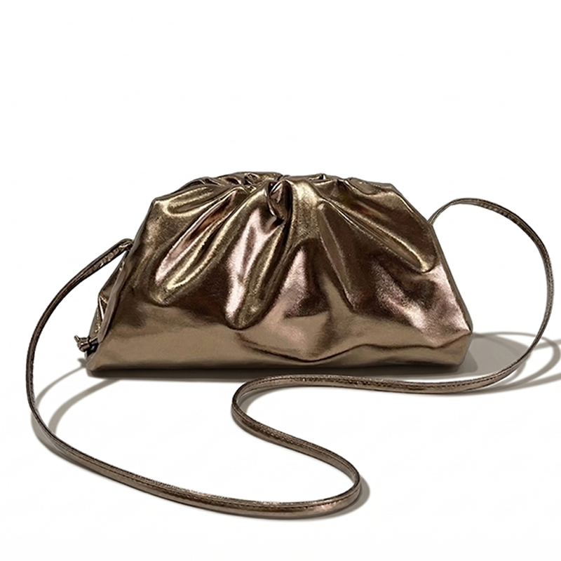 LA POCHETTE MÉTALLISÉE