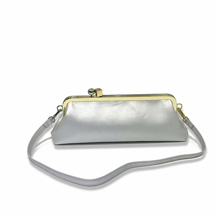 LA POCHETTE ALLONGÉE VINTAGE AVEC FERMOIR