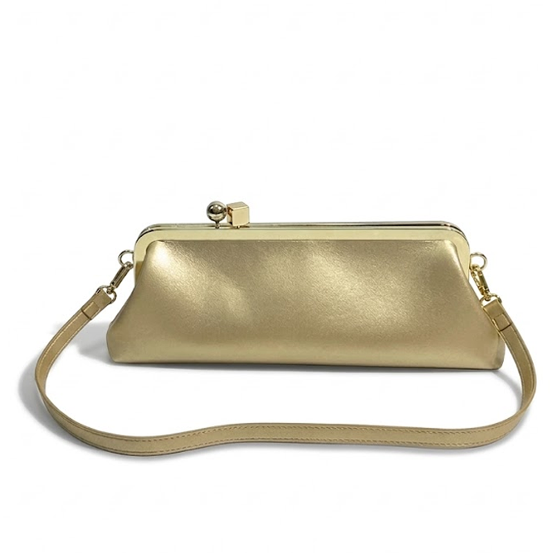 LA POCHETTE ALLONGÉE VINTAGE AVEC FERMOIR