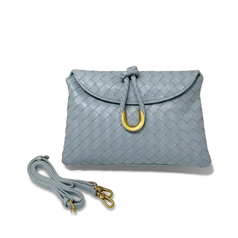 LA POCHETTE À RABAT RAFFINÉE