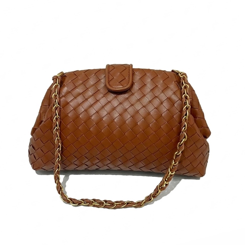 LA POCHETTE CHAÎNE TRESSÉE