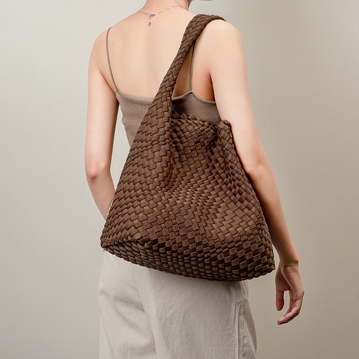 LE SAC CABAS VOLUME EN SATIN