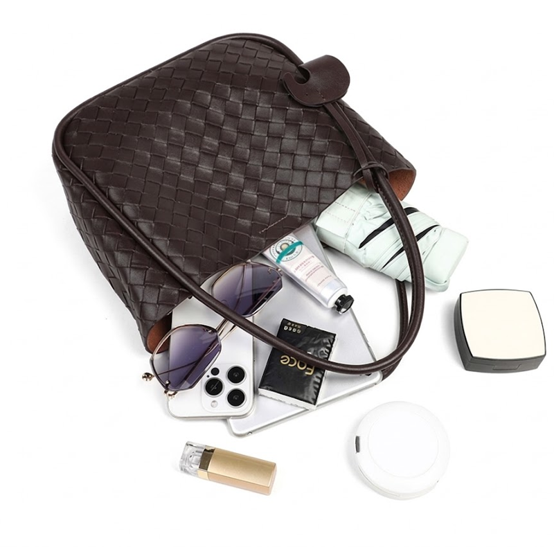 LE MINI SAC TOTE BRELOQUE ÉLÉPHANT