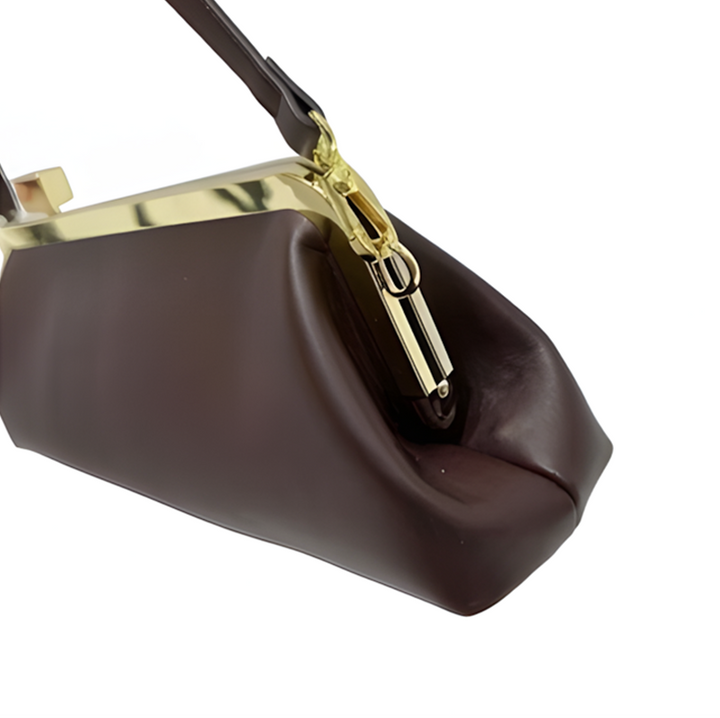 LA POCHETTE ALLONGÉE VINTAGE AVEC FERMOIR