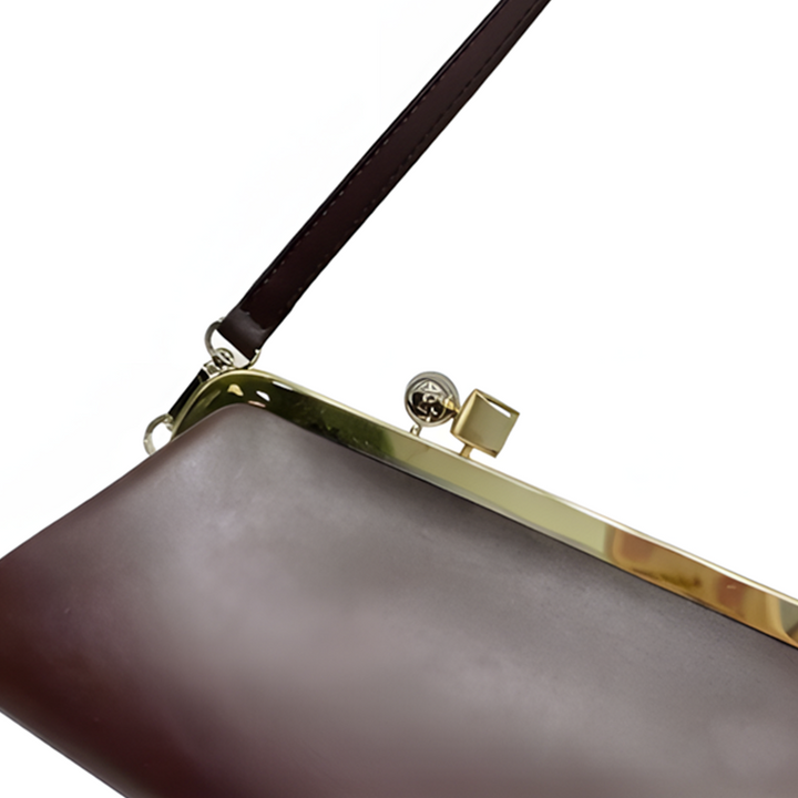 LA POCHETTE ALLONGÉE VINTAGE AVEC FERMOIR