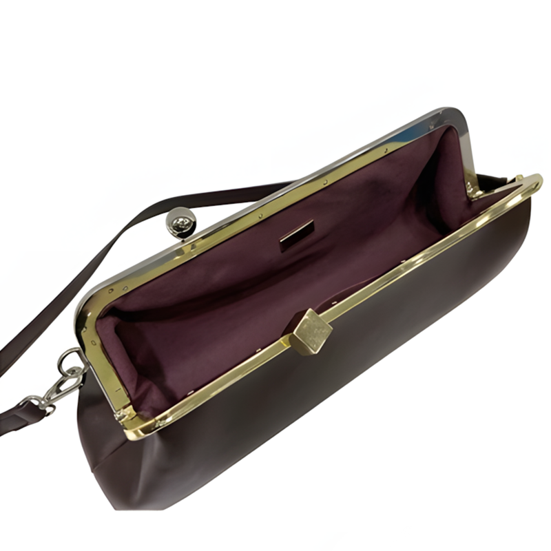 LA POCHETTE ALLONGÉE VINTAGE AVEC FERMOIR