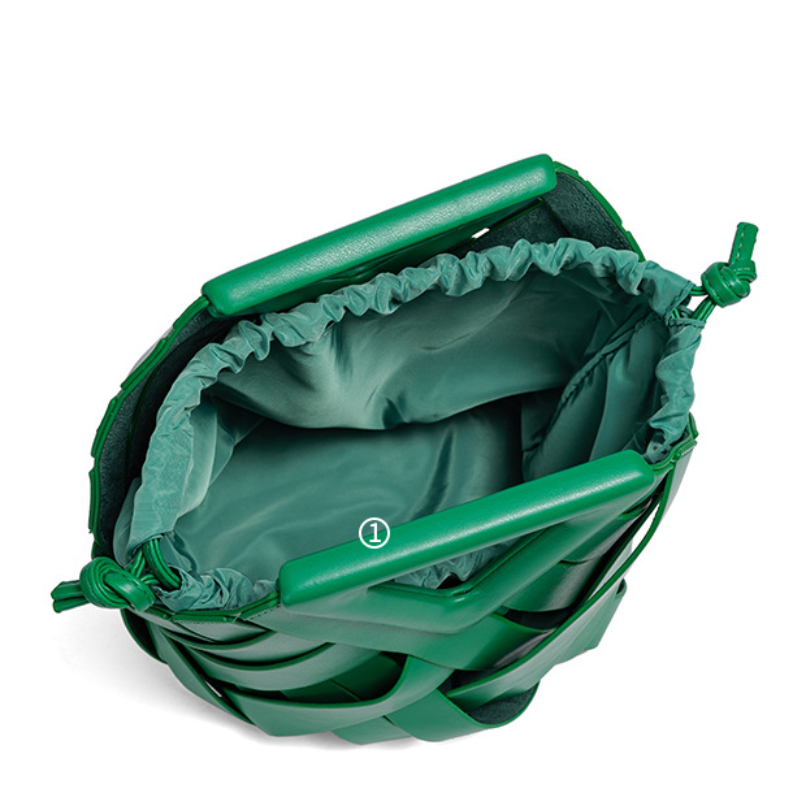 THE V-CUT CLUTCH