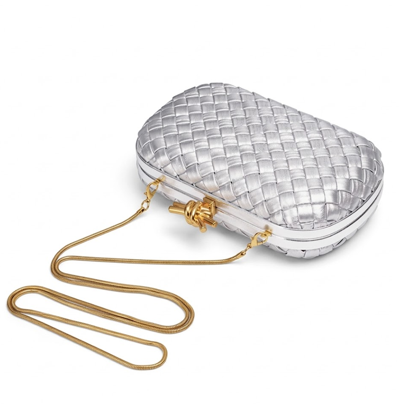 LA POCHETTE DUFFEL RAFFINÉE